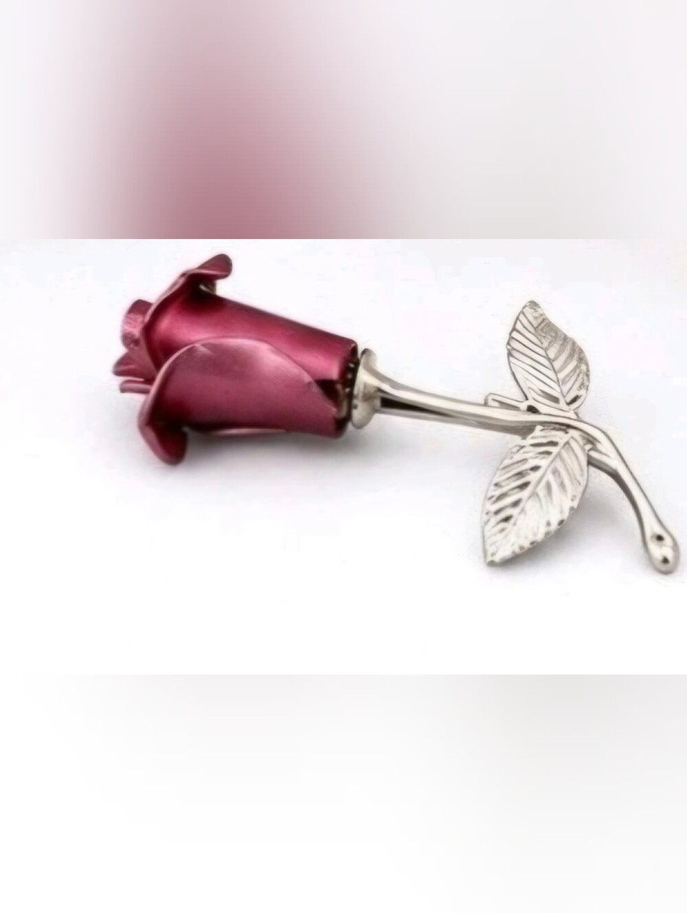 Vtg. Avon Rosebud Brooch/pin